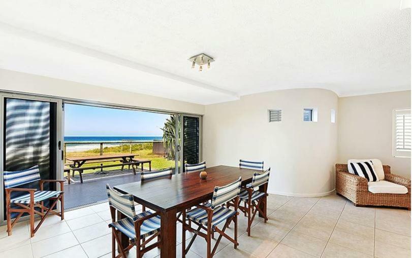 Beachfront Beauty! โกลด์โคสต์ ภายนอก รูปภาพ